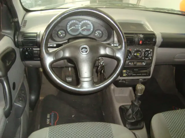 CHEVROLET Classic Sedan - Foto