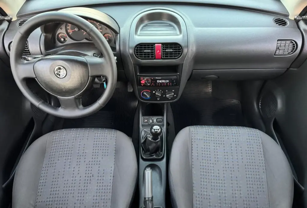 CHEVROLET Corsa Hatch - Foto