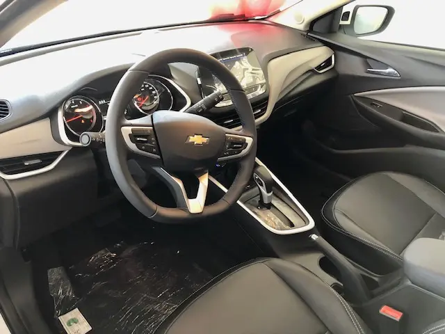 CHEVROLET Onix Hatch - Foto