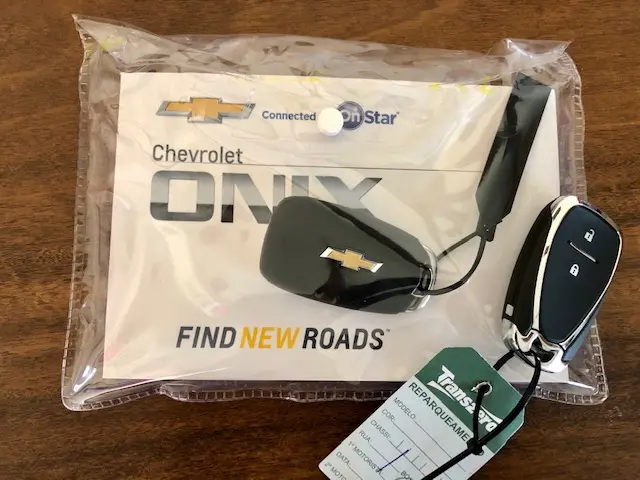 CHEVROLET Onix Hatch - Foto