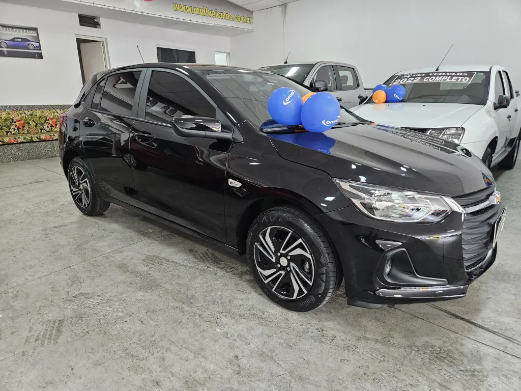 CHEVROLET Onix Hatch - Foto