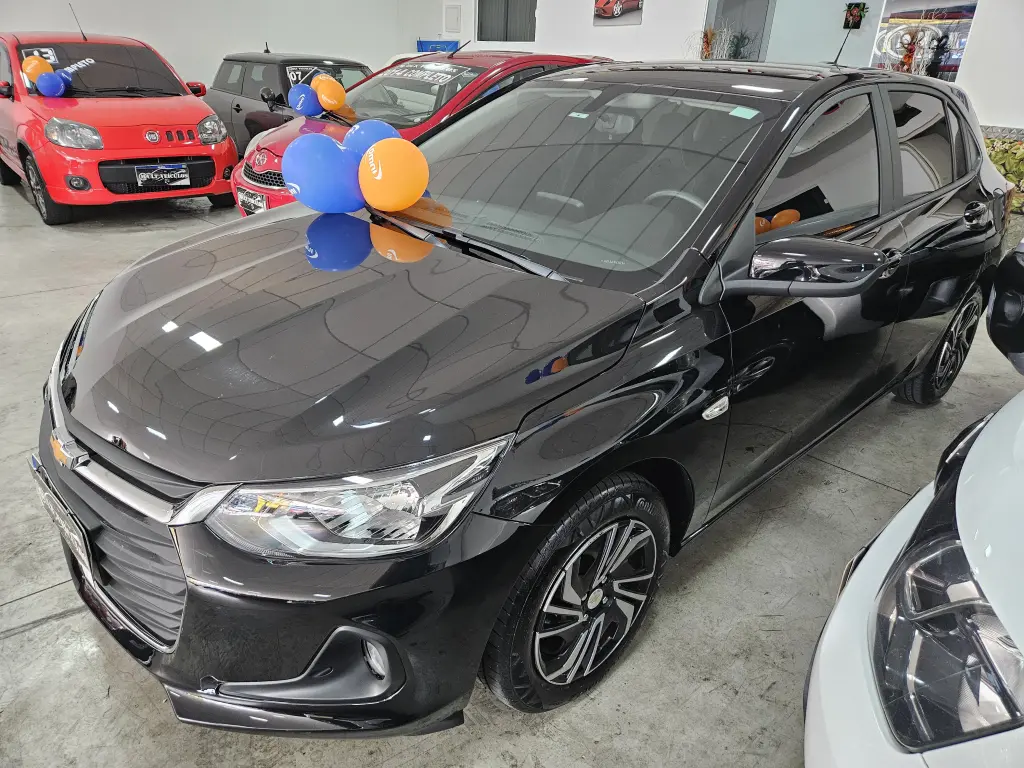CHEVROLET Onix Hatch - Foto
