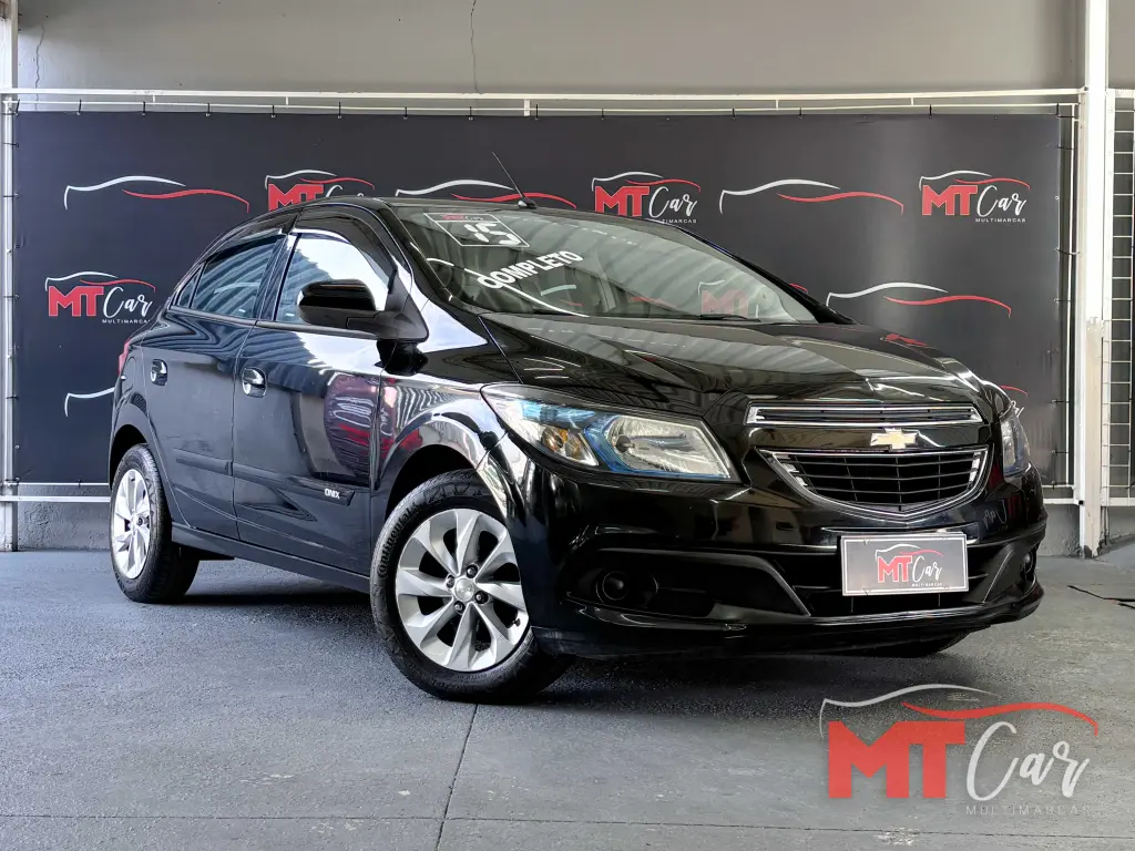 CHEVROLET Onix Hatch - Foto