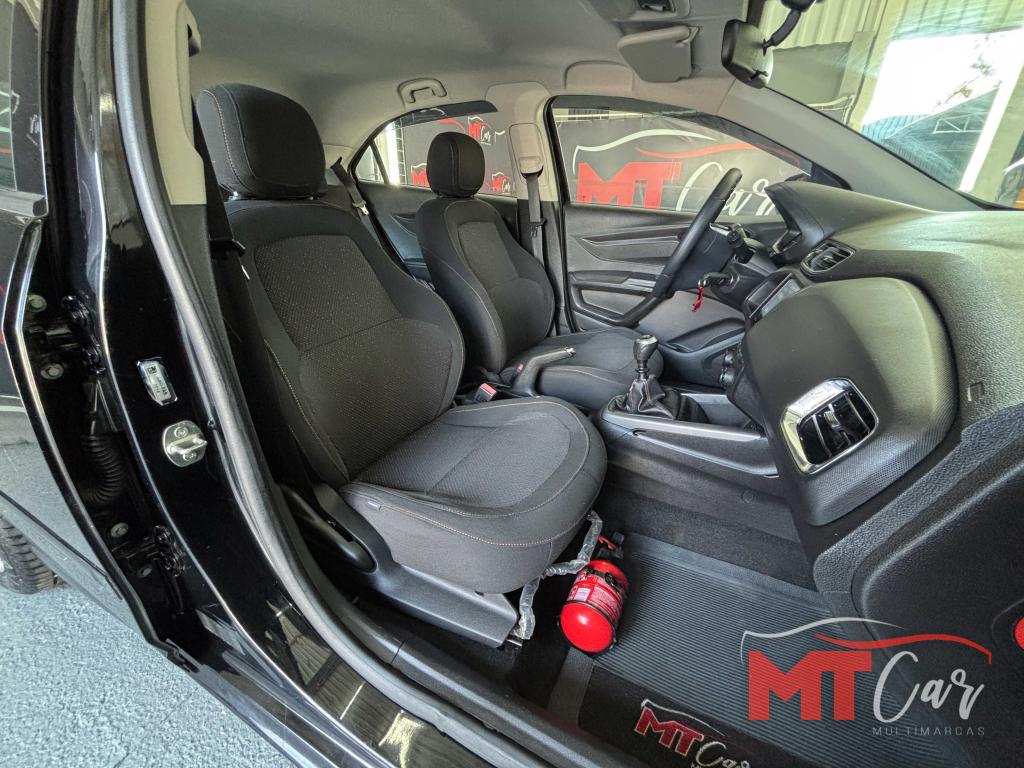 CHEVROLET Onix Hatch - Foto