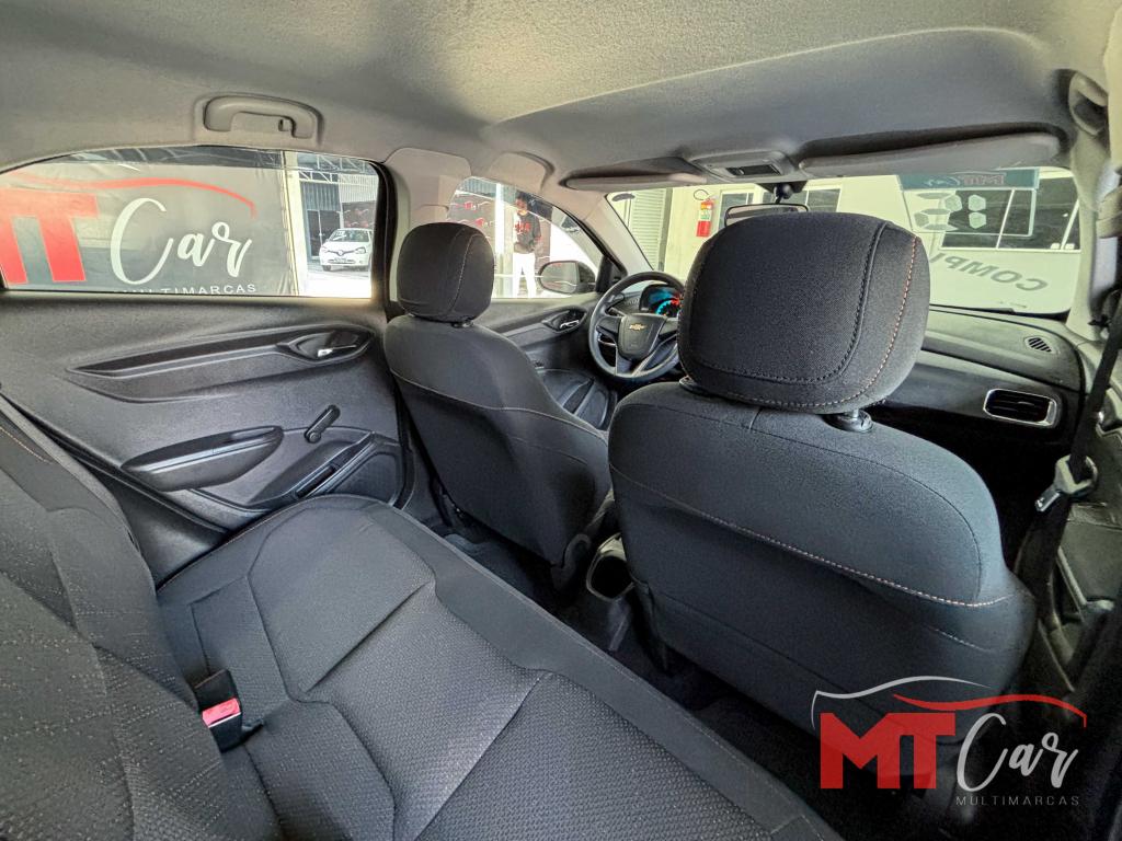 CHEVROLET Onix Hatch - Foto