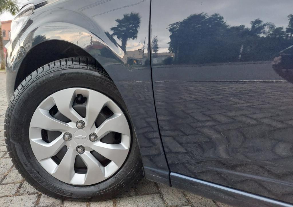CHEVROLET Onix Hatch - Foto