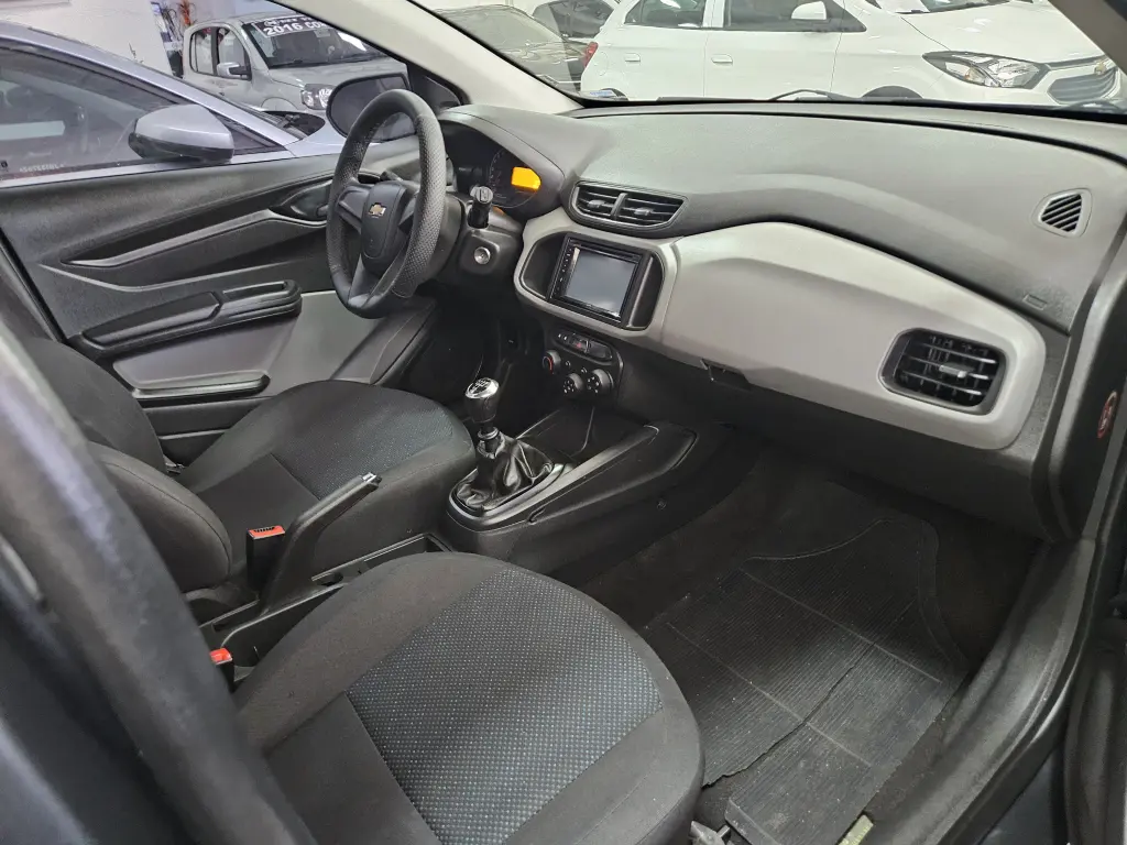 CHEVROLET Onix Hatch - Foto