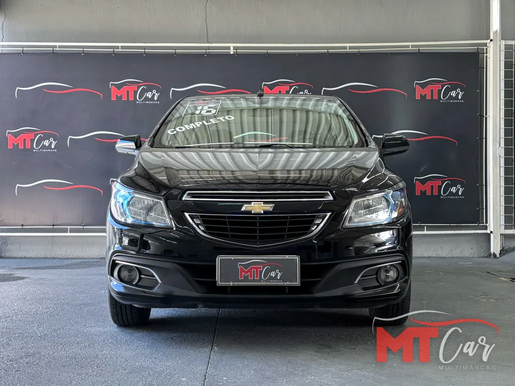 CHEVROLET Onix Hatch - Foto