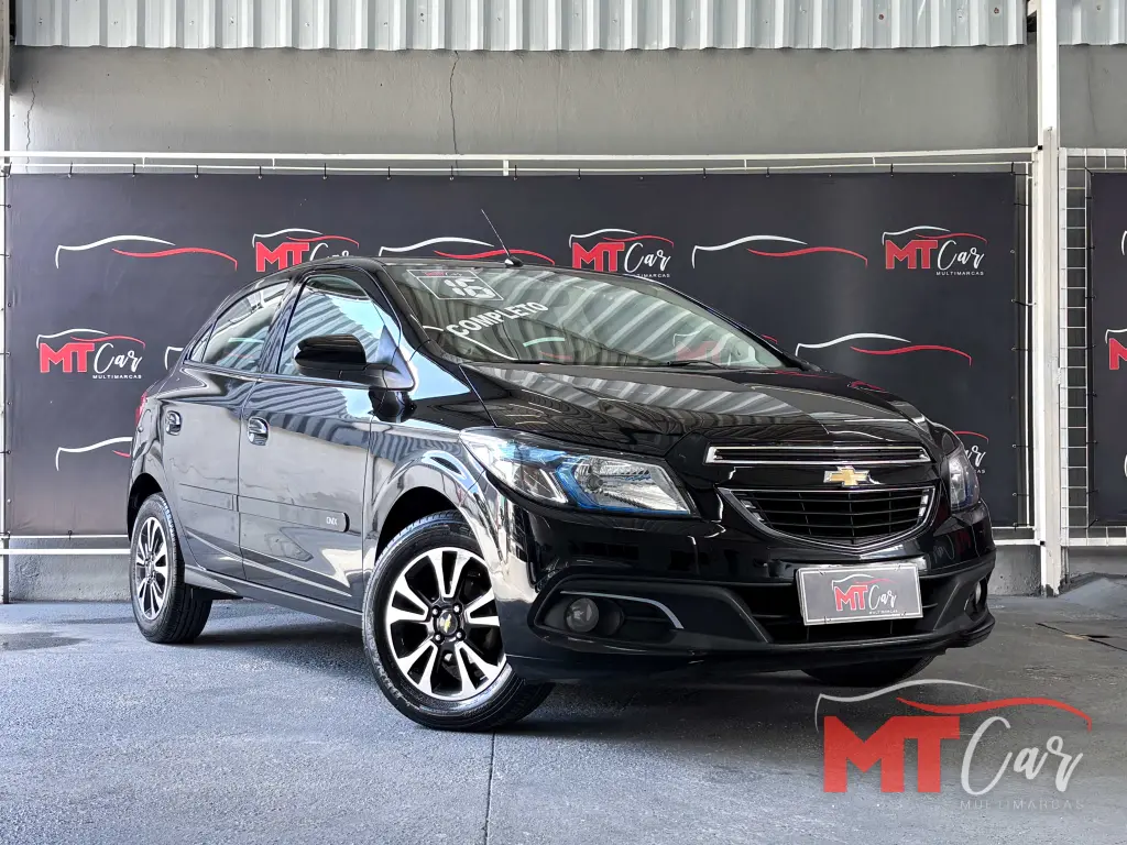 CHEVROLET Onix Hatch - Foto