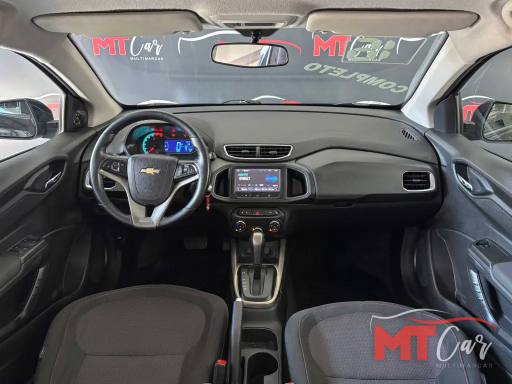 CHEVROLET Onix Hatch - Foto