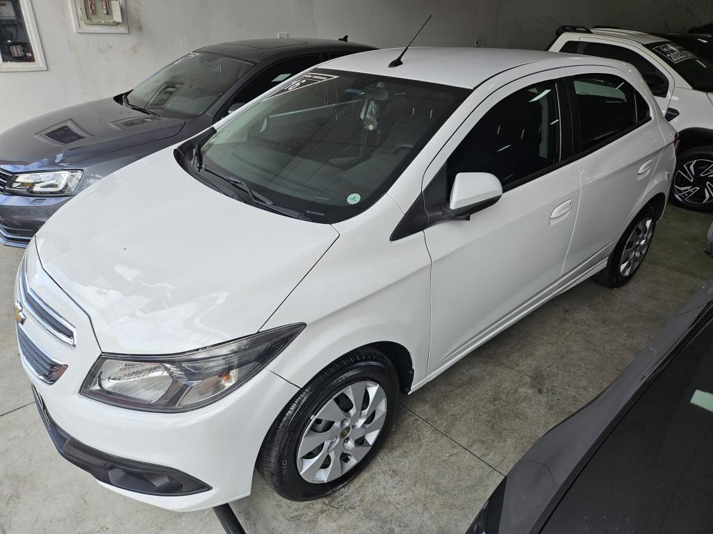 CHEVROLET Onix Hatch - Foto