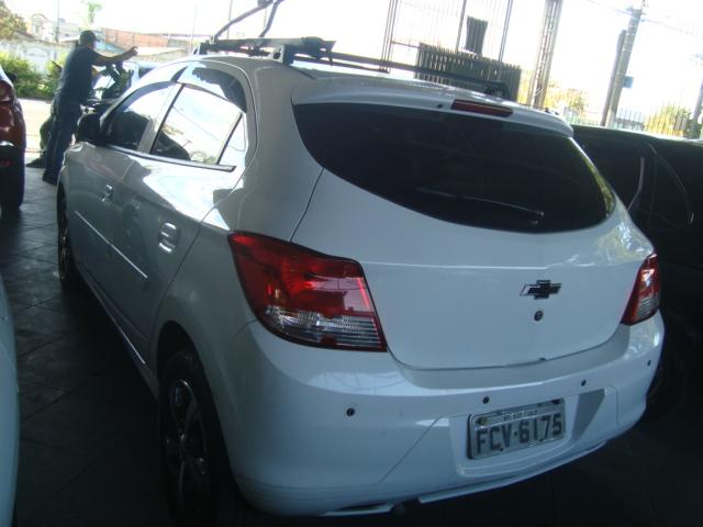 CHEVROLET Onix Hatch - Foto