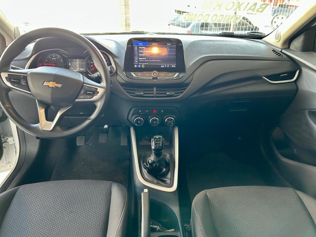 CHEVROLET Onix Hatch - Foto