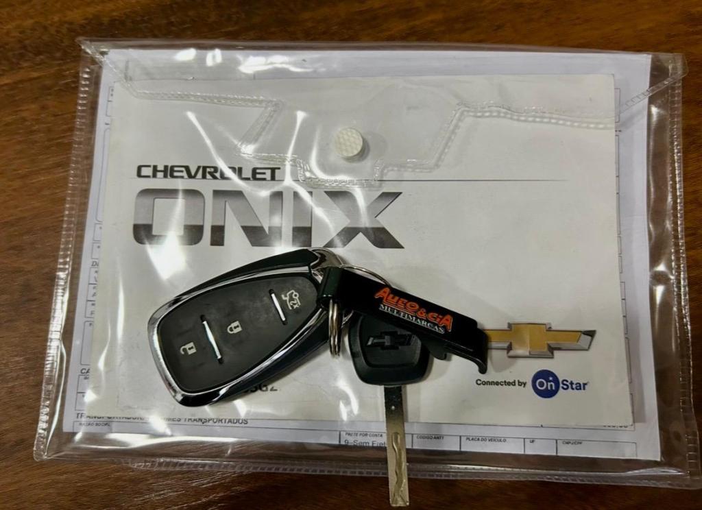 CHEVROLET Onix Hatch - Foto