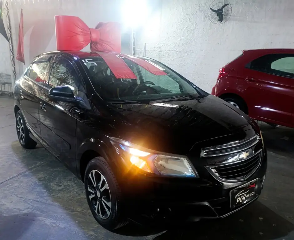 CHEVROLET Onix Hatch - Foto