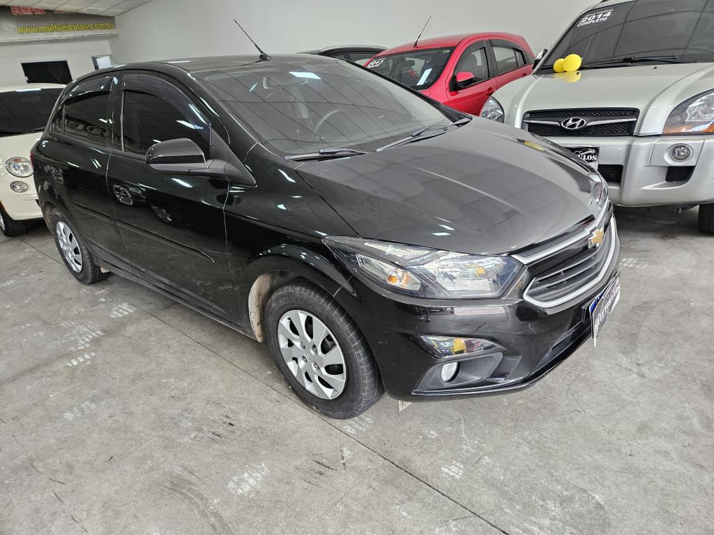 CHEVROLET Onix Hatch - Foto