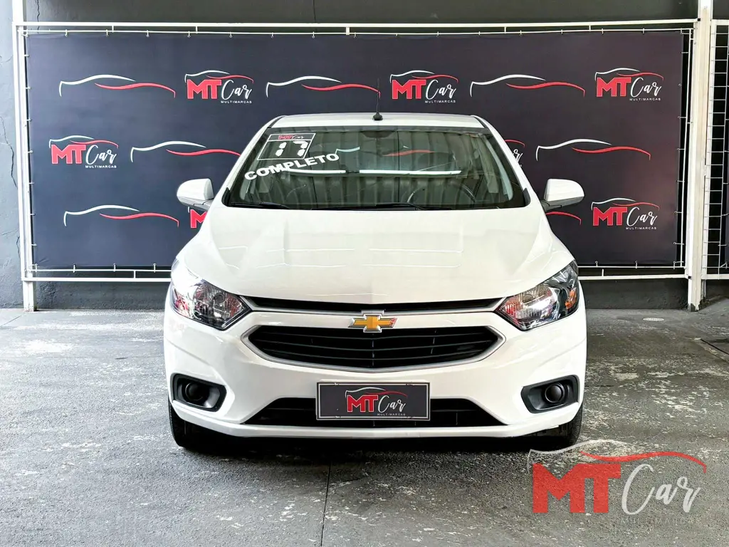 CHEVROLET Onix Hatch - Foto