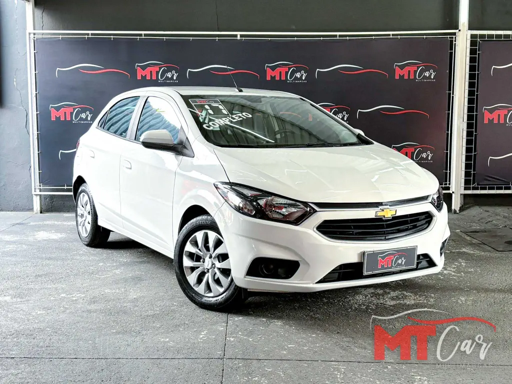 CHEVROLET Onix Hatch - Foto