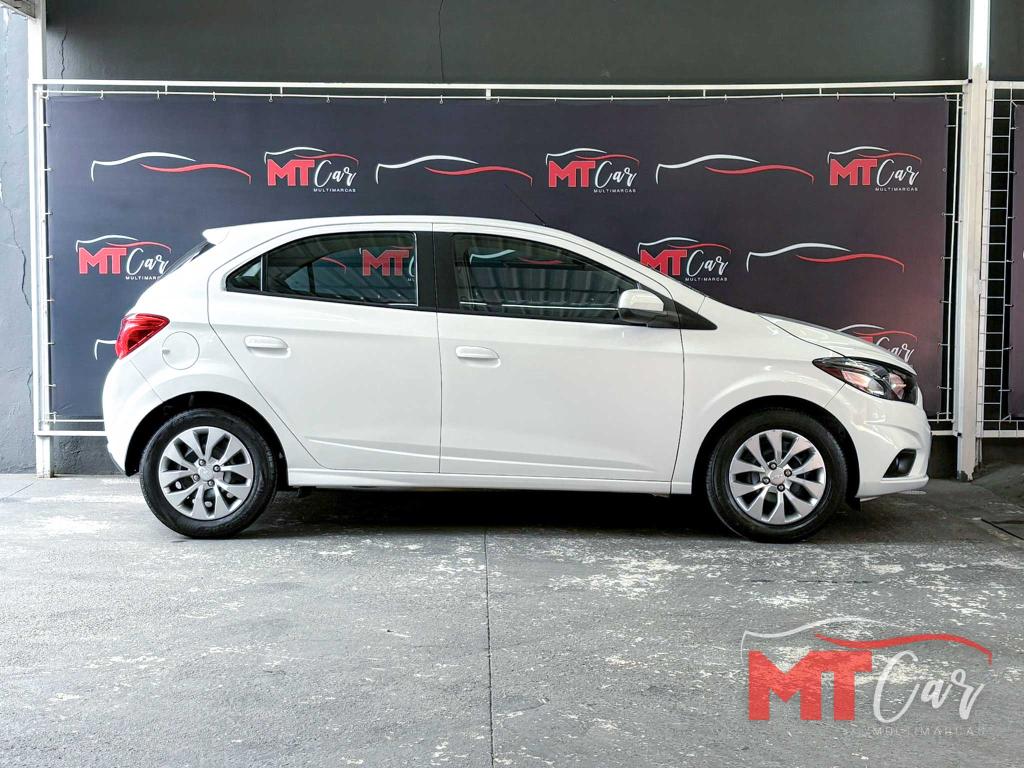 CHEVROLET Onix Hatch - Foto