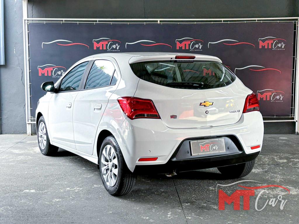 CHEVROLET Onix Hatch - Foto