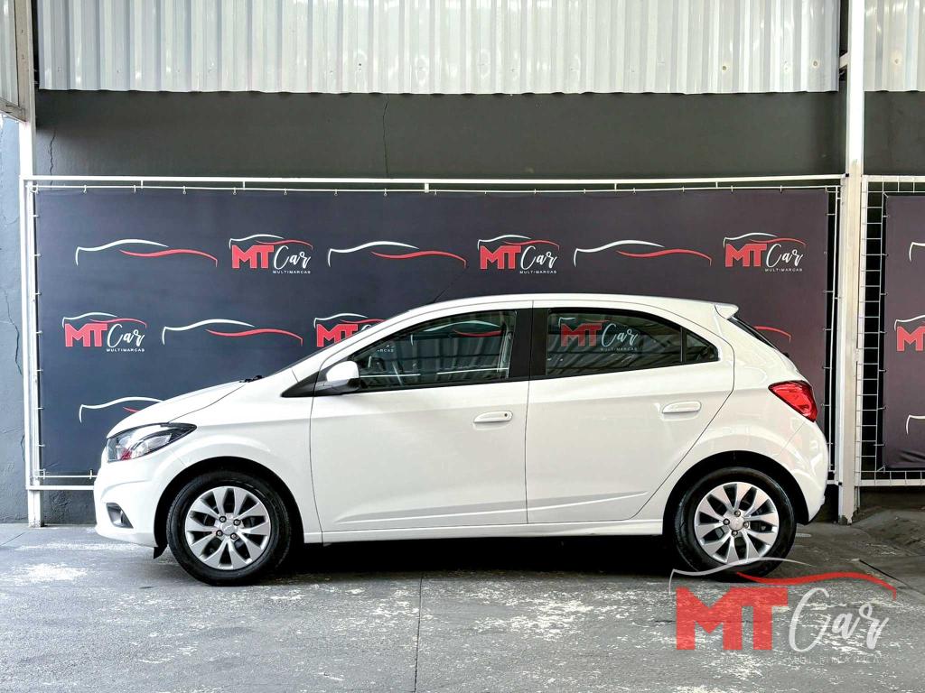 CHEVROLET Onix Hatch - Foto