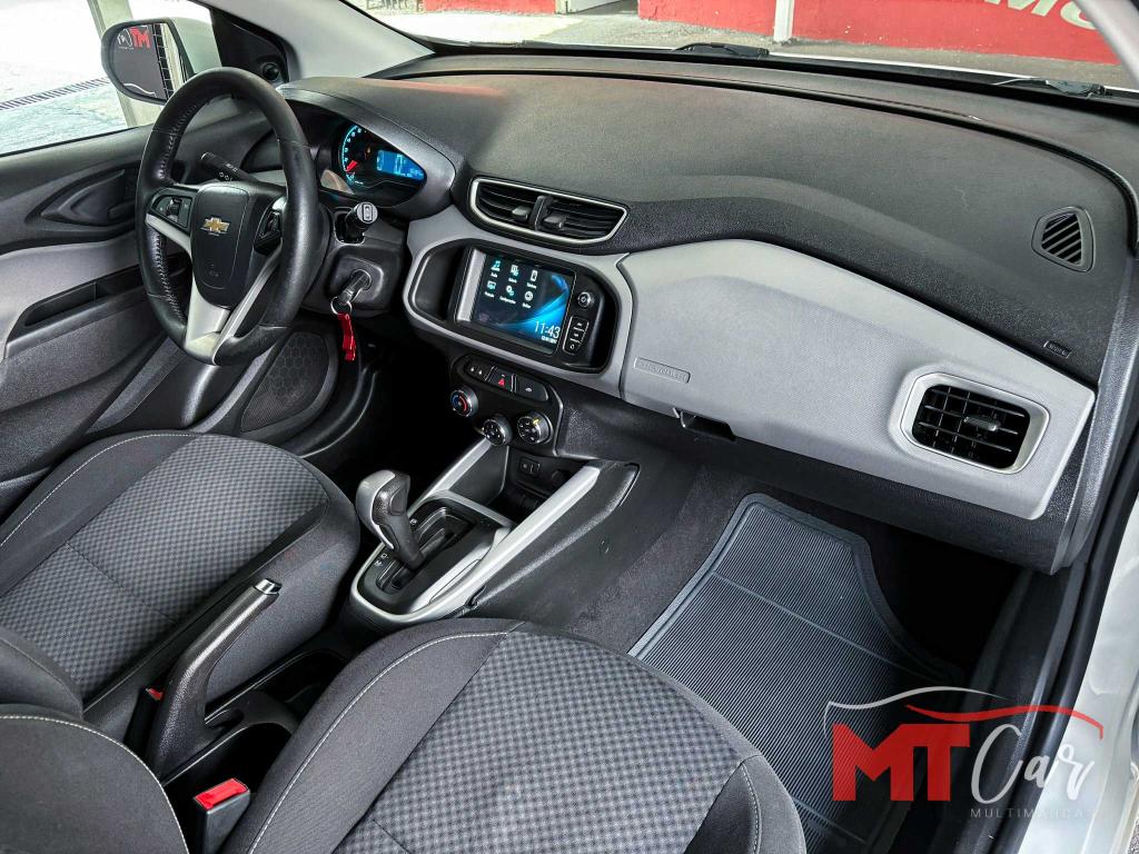 CHEVROLET Onix Hatch - Foto