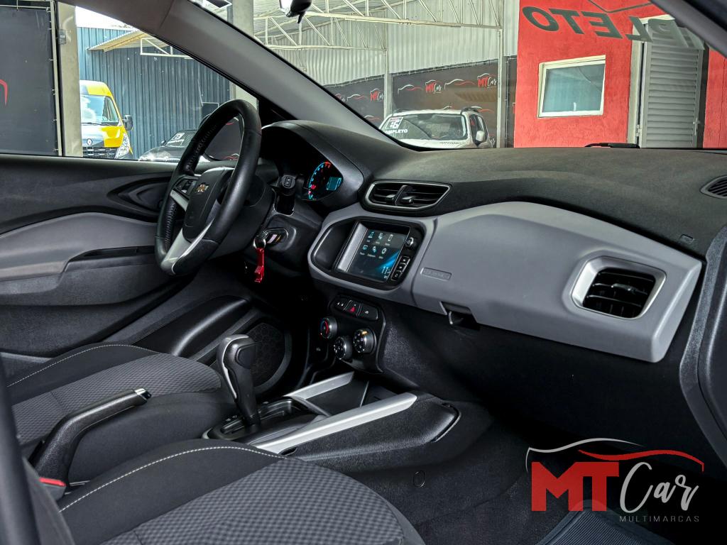 CHEVROLET Onix Hatch - Foto
