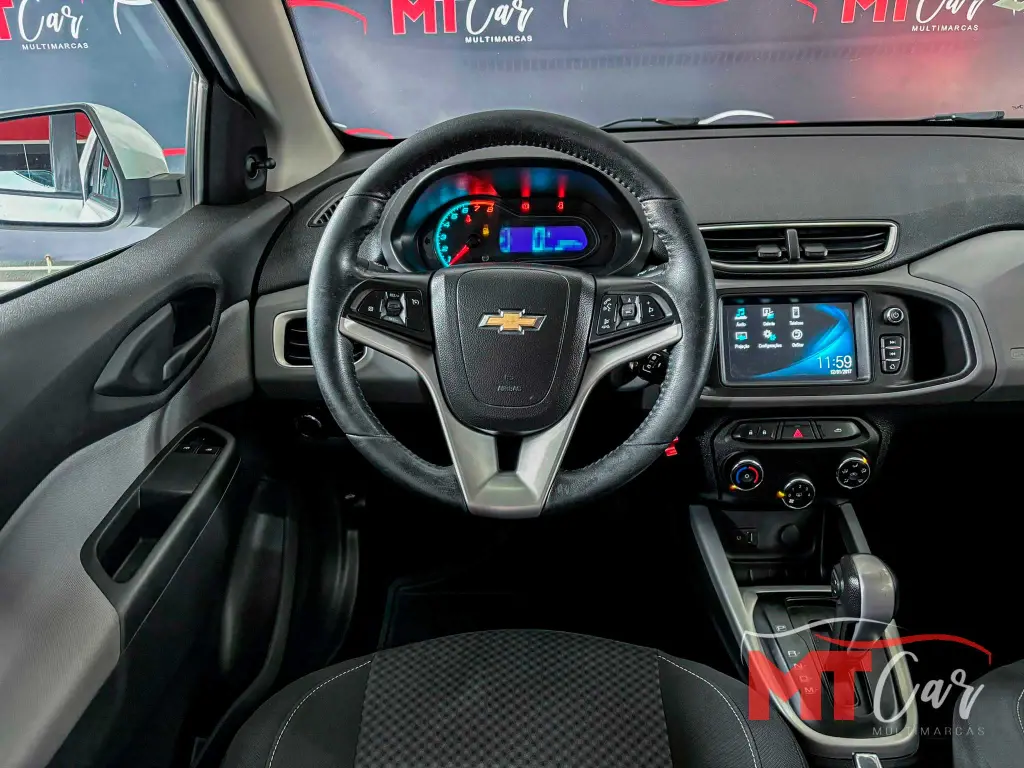 CHEVROLET Onix Hatch - Foto