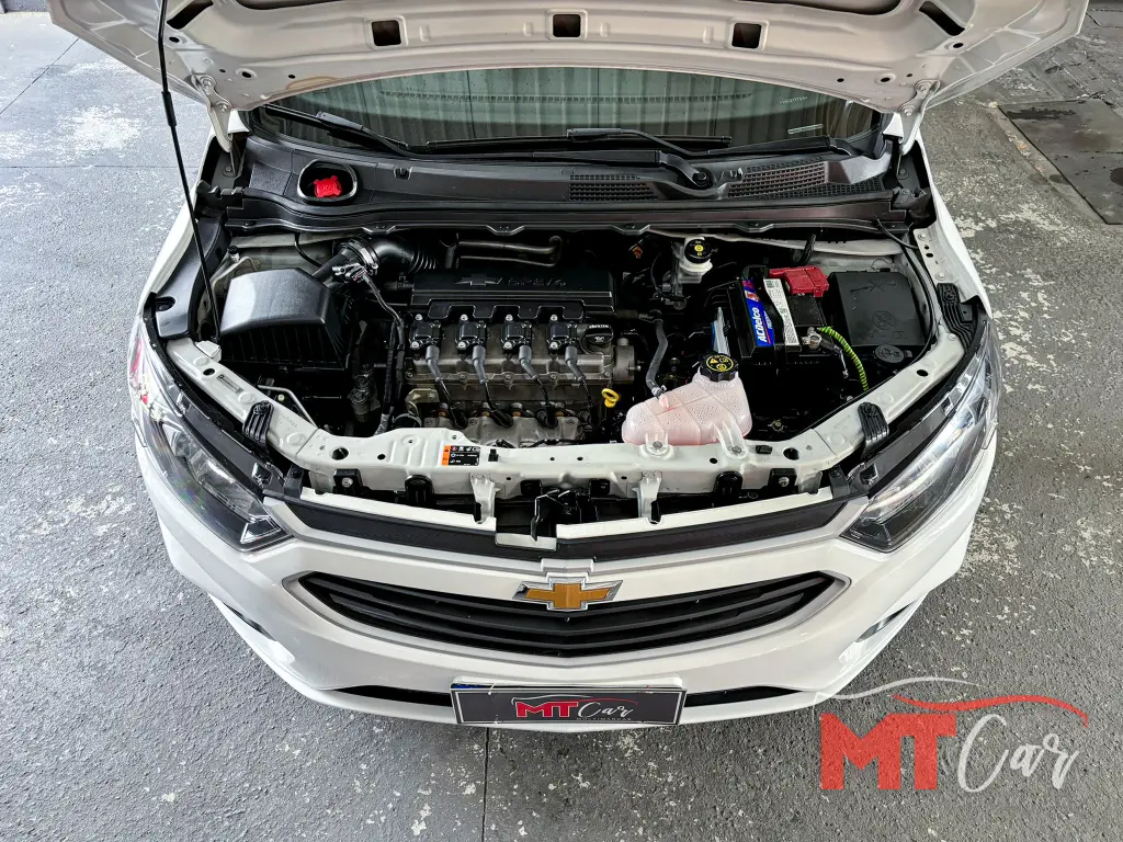 CHEVROLET Onix Hatch - Foto