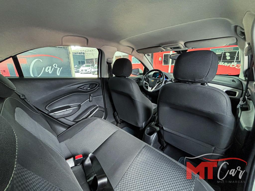 CHEVROLET Onix Hatch - Foto