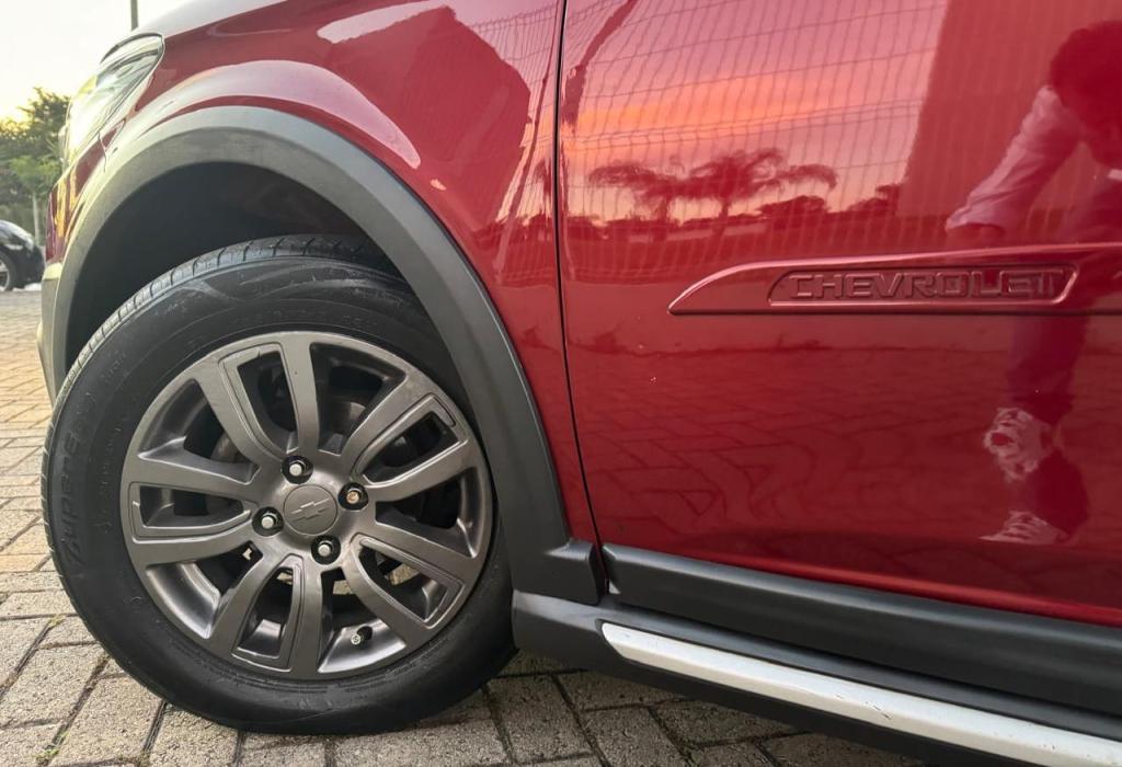 CHEVROLET Onix Hatch - Foto