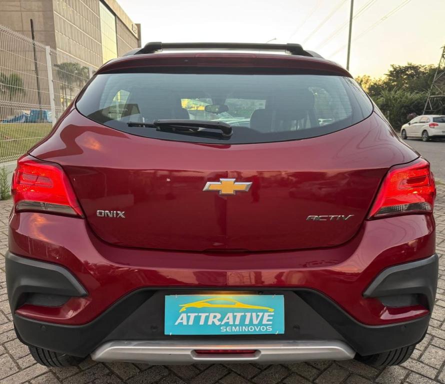 CHEVROLET Onix Hatch - Foto