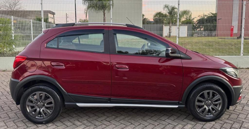 CHEVROLET Onix Hatch - Foto