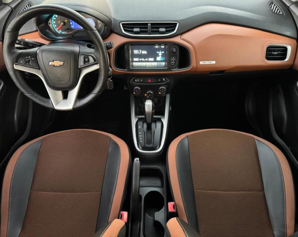 CHEVROLET Onix Hatch - Foto