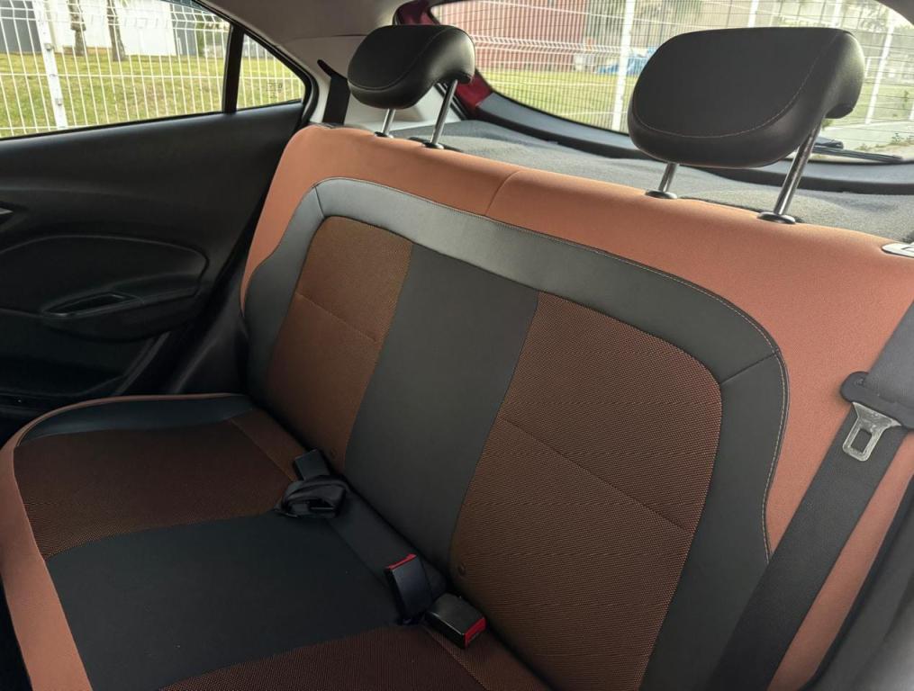 CHEVROLET Onix Hatch - Foto