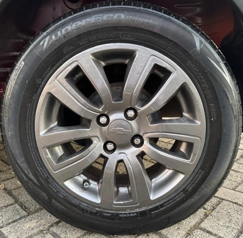 CHEVROLET Onix Hatch - Foto