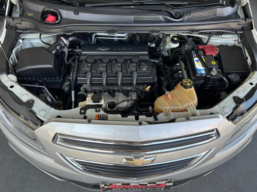 CHEVROLET Onix Hatch - Foto