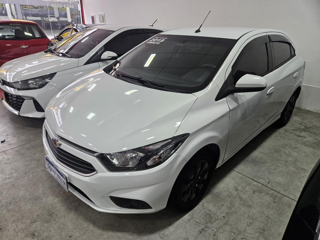 CHEVROLET Onix Hatch - Foto