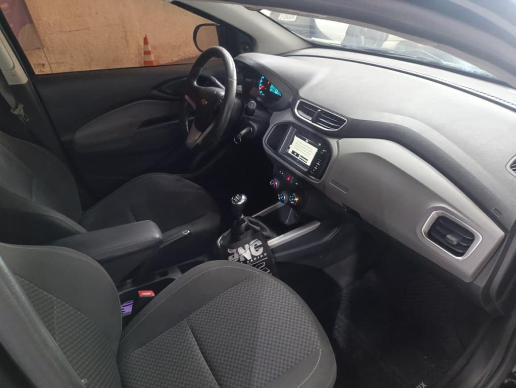 CHEVROLET Onix Hatch - Foto