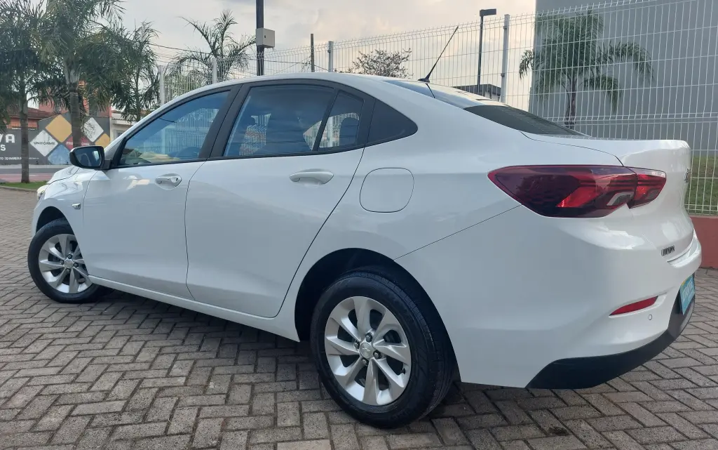 CHEVROLET Onix Sedan - Foto