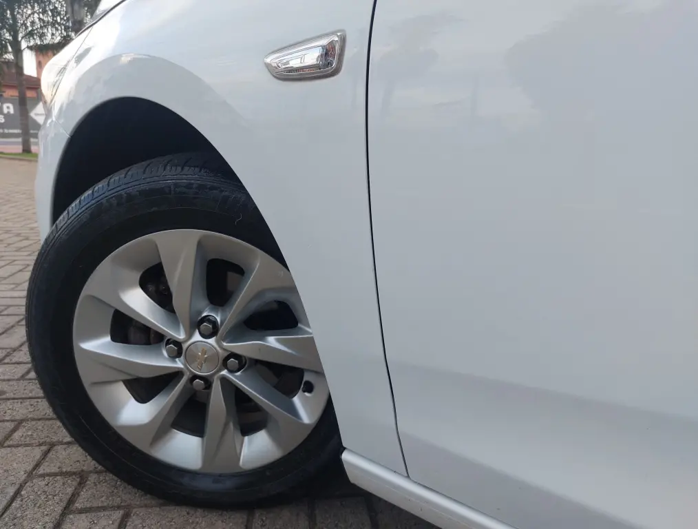 CHEVROLET Onix Sedan - Foto