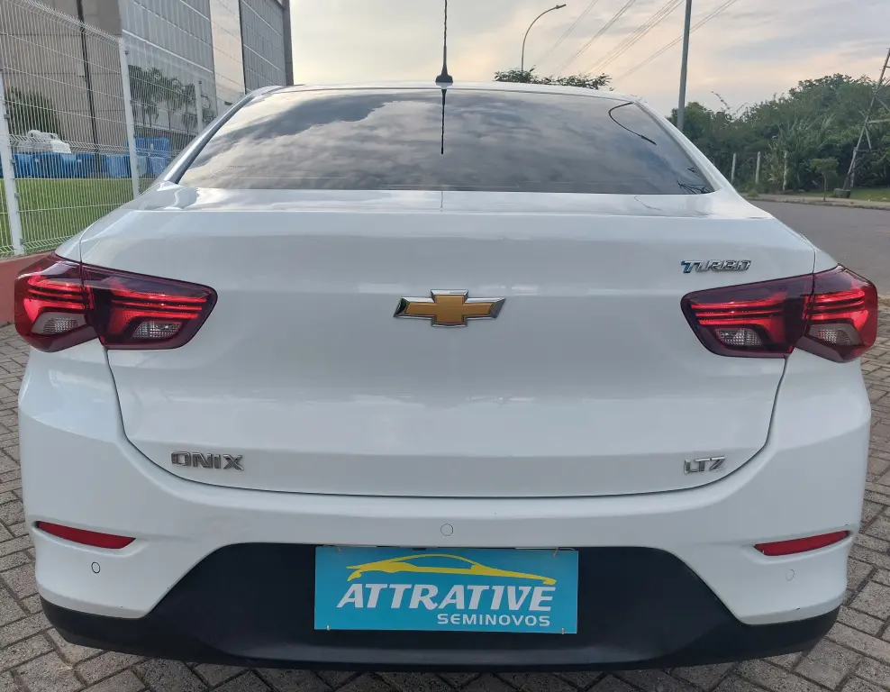 CHEVROLET Onix Sedan - Foto