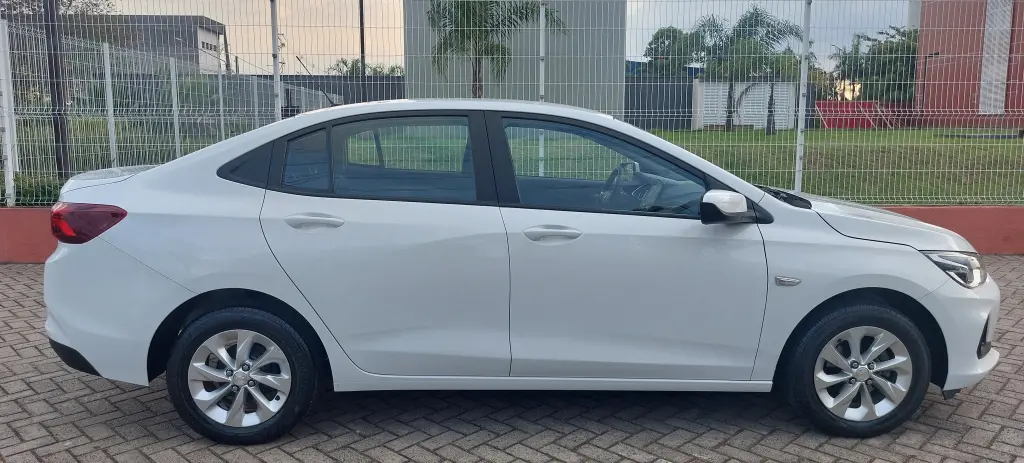 CHEVROLET Onix Sedan - Foto