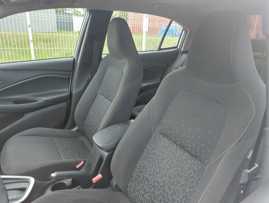 CHEVROLET Onix Sedan - Foto