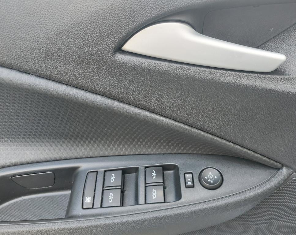 CHEVROLET Onix Sedan - Miniatura