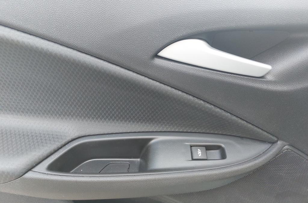 CHEVROLET Onix Sedan - Miniatura