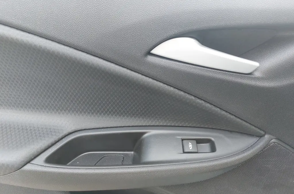 CHEVROLET Onix Sedan - Foto