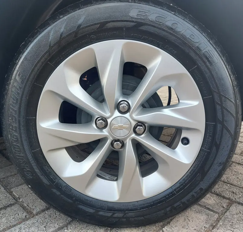 CHEVROLET Onix Sedan - Foto