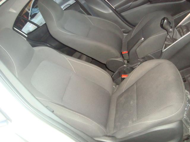 CHEVROLET Onix Sedan - Foto