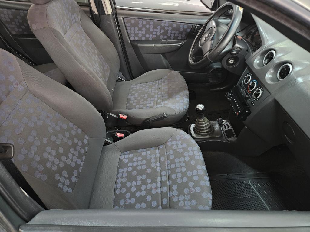 CHEVROLET Prisma - Foto